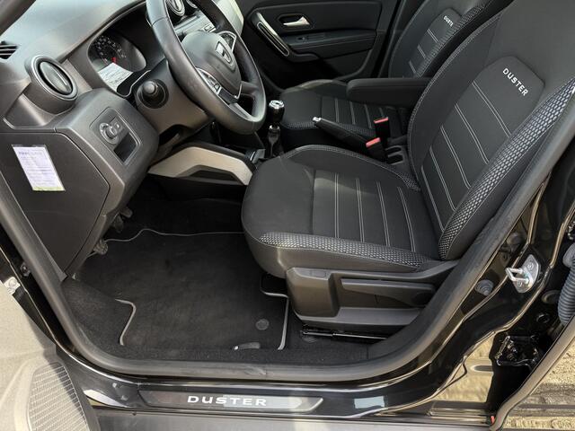 Dacia DUSTER 1.3 TCe Prestige / Trekhaak (1.500 KG) / Camera / Sensoren Achter / LM 17'' /