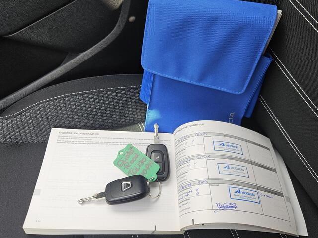 Dacia DUSTER 1.3 TCe Prestige / Trekhaak (1500KG) / Achteruitrijcamera / Apple Carplay & Android Auto / Dealer Onderhouden / 1e Eigenaar / Climate Control / Navigatie / Cruise Control /