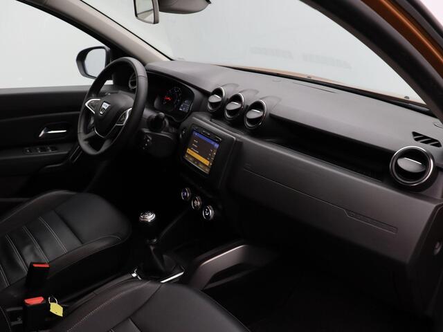 Dacia DUSTER TCe 125pk Prestige | Trekhaak | Sidesteps | Camera's rondom | Climate Control | Dodehoek detectie | Keyless |