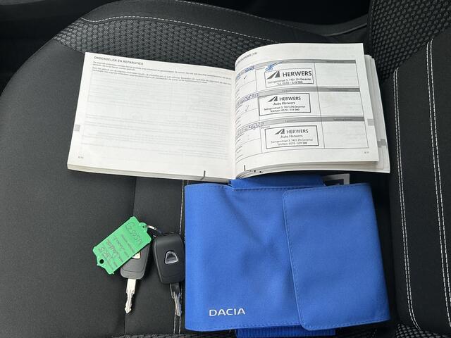 Dacia DUSTER 1.3 TCe Prestige / Trekhaak (1500KG) / Achteruitrijcamera / Climate Control / Navigatie / Dealer Onderhouden / 1e Eigenaar / Apple Carplay & Android Auto / Dode Hoek Detectie /