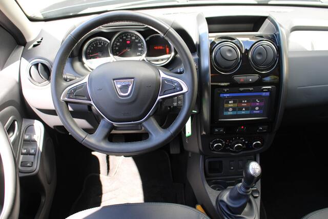 Dacia DUSTER 1.2 TCe 4x2 Blackshadow | Trekhaak | Achteruitrijcamera