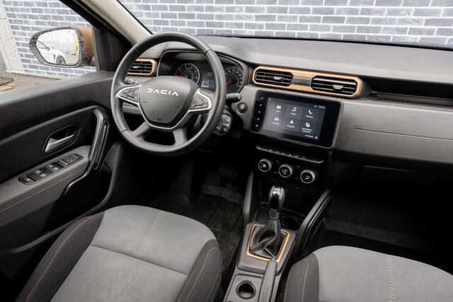 Dacia DUSTER 1.3 TCe 150 EDC Extreme | Trekhaak | 360 Graden Camera | Stoelverwarming | Climate Control | Keyless Entry | LED Koplampen | Lichtmetalen Velgen 17 inch | Navigatie | Apple Carplay | Android Auto