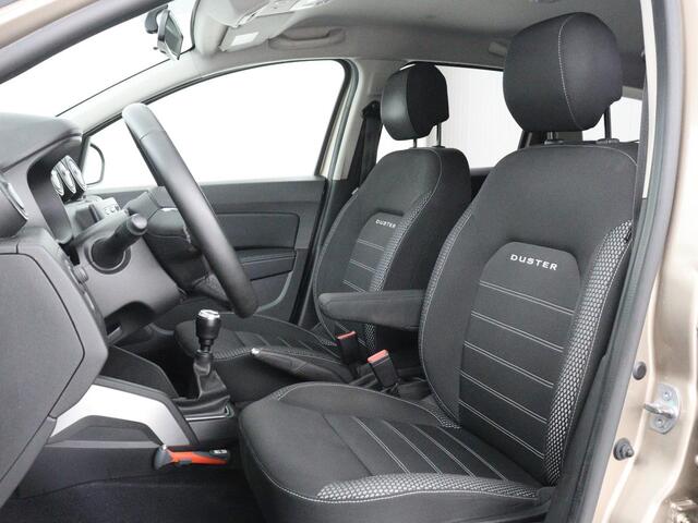 Dacia DUSTER 1.3 TCe Prestige | 360 Camera | Trekhaak | Carplay | Navigatie | Climate control | Dodehoek detectie | Parkeerhulp | Cruise control | Bluetooth | Origineel NL
