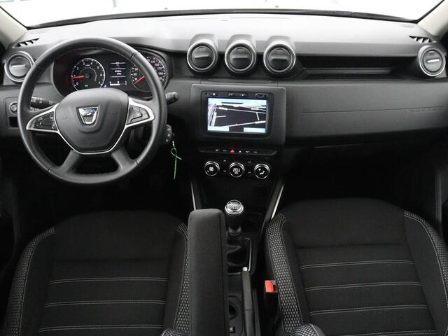 Dacia DUSTER 1.3 TCe Prestige | 360 Camera | Trekhaak | Carplay | Navigatie | Climate control | Dodehoek detectie | Parkeerhulp | Cruise control | Bluetooth | Origineel NL