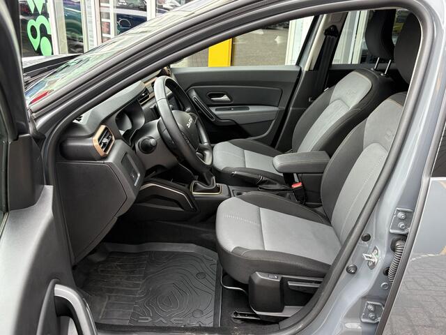 Dacia DUSTER 1.3 TCe Extreme | Rondomzicht camera | Stoelverwarming | Navigatie | Climate Control | Key-less | LED | DAB | Dodehoek detectie |