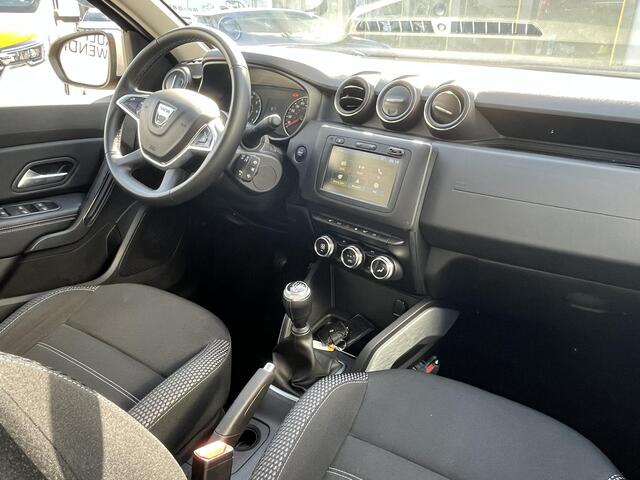 Dacia DUSTER 1.3 TCe Prestige l CAMERA 360 l PARKEERSENSOREN l NAVIGATIE l CLIMATE CONTROL