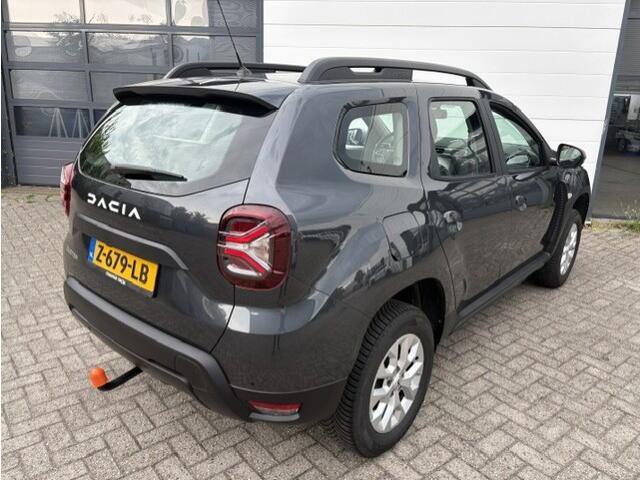 Dacia DUSTER 1.0 TCe 100 pk Bi-Fuel Expression | Trekhaak | 4 seizoensbanden | Camera achter | Stoelverwarming voor |
