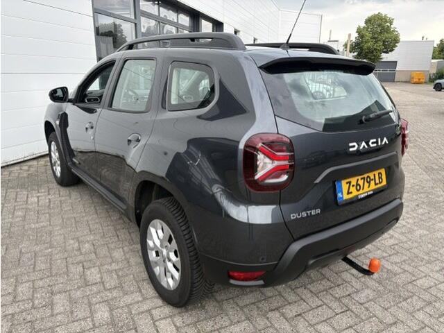Dacia DUSTER 1.0 TCe 100 pk Bi-Fuel Expression | Trekhaak | 4 seizoensbanden | Camera achter | Stoelverwarming voor |