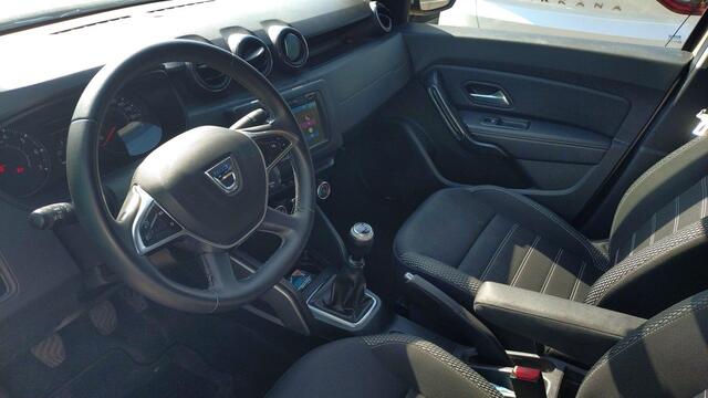 Dacia DUSTER 1.3 TCe 130 Prestige | TREKHAAK | ALL SEASONBANDEN | 1500KG TREKGEWICHT | PARKEERSENSOREN VOOR & ACHTER |