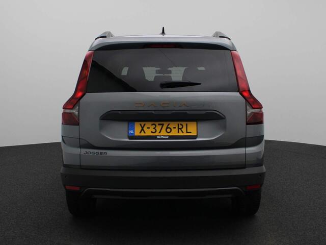 Dacia Jogger 1.0 TCe 110 PK Extreme 7 Persoons Navigatie / Climate Control /Parkeersensoren / Lichtmetalen velgen / Camera