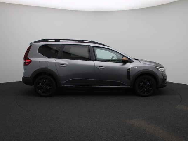 Dacia Jogger 1.0 TCe 110 PK Extreme 7 Persoons Navigatie / Climate Control /Parkeersensoren / Lichtmetalen velgen / Camera