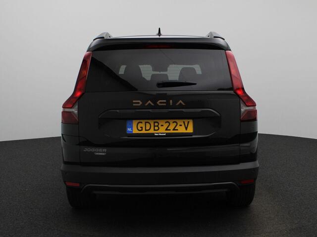 Dacia Jogger 1.6 Hybrid 140Pk Extreme 7p. | Navigatie Via Apple & Android Carplay | Climate Control | Parkeersensoren Voor & Achter | Achteruitrijcamera | Privacy Glass | Keyless Entry |