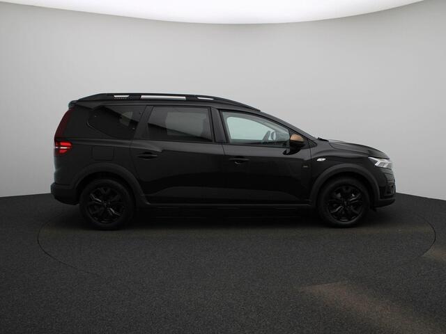 Dacia Jogger 1.6 Hybrid 140Pk Extreme 7p. | Navigatie Via Apple & Android Carplay | Climate Control | Parkeersensoren Voor & Achter | Achteruitrijcamera | Privacy Glass | Keyless Entry |