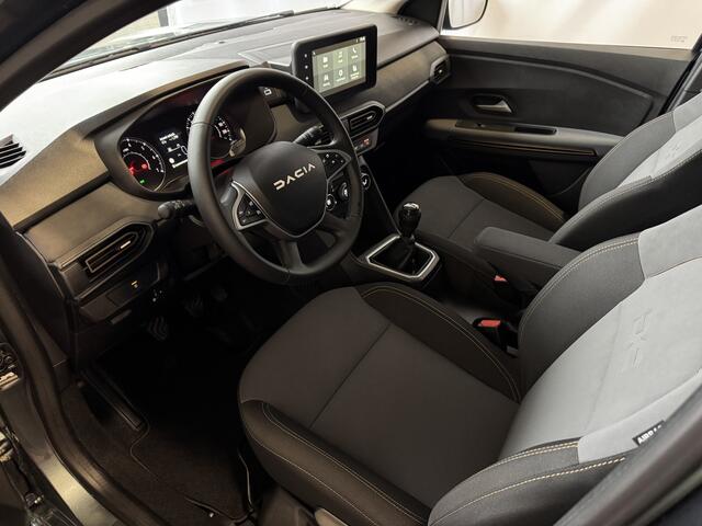 Dacia Jogger 1.0 TCE 110PK EXTREME 7P CARPLAY NAVI PDC CAMERA LED STOELVERW. 07/2024 7 PERSOONS 7PER