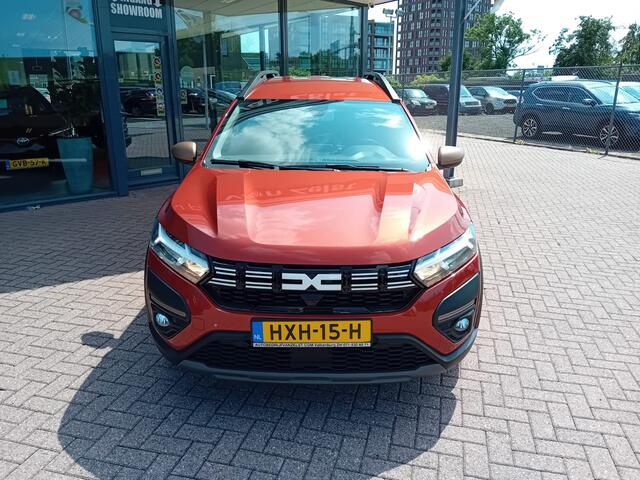 Dacia Jogger 1.0 TCe 110 Extreme 7p., Airco(automatisch), Carplay/Android auto, Bluetooth, Parkeersensoren, Cruise control. Navigatie, Stoelverwarming, Dode hoek detector, Keyless, Elektrische ramen en spiegels, Nieuwstaat, Dealer onderhouden, Fabrieksgarantie, BOVAG