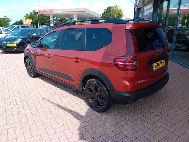 Dacia Jogger 1.0 TCe 110 Extreme 7p., Airco(automatisch), Carplay/Android auto, Bluetooth, Parkeersensoren, Cruise control. Navigatie, Stoelverwarming, Dode hoek detector, Keyless, Elektrische ramen en spiegels, Nieuwstaat, Dealer onderhouden, Fabrieksgarantie, BOVAG