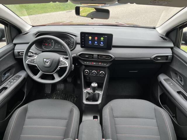 Dacia Jogger 1.0 TCe 110 Extreme 7-Persoons / Dealer onderhouden / Trekhaak afneembaar / Stoelverw. / Apple Carplay - Android Auto / Camera / Climate