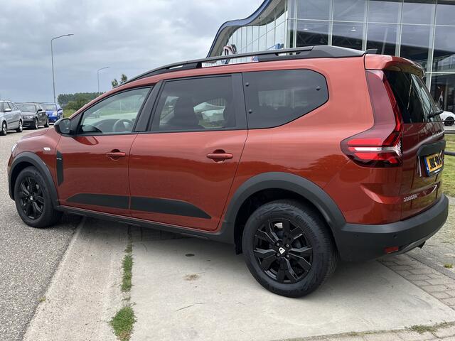 Dacia Jogger 1.0 TCe 110 Extreme 7-Persoons / Dealer onderhouden / Trekhaak afneembaar / Stoelverw. / Apple Carplay - Android Auto / Camera / Climate