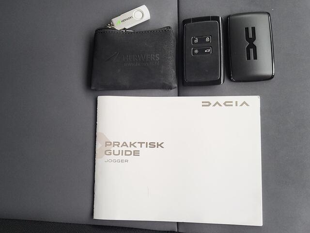 Dacia Jogger 1.6 Hybrid 140 Extreme 7p. Automaat / 7- persoons / Pack Assist / Achteruitrijcamera / Verwarmde voorstoelen / Automatische airco