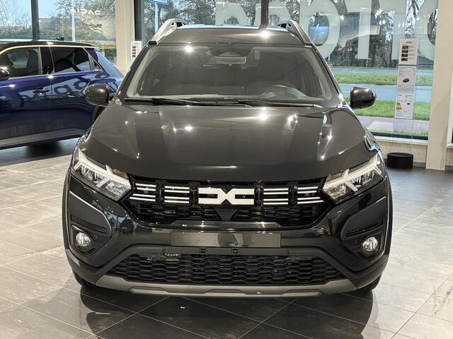 Dacia Jogger 1.0 TCe 100 ECO-G Expression 7p. / 7 JAAR GARANTIE / AIRCO / APPLE & ANDROIDCARPLAY / DODE HOEK WAARSCHUWING / PARKEERSENSOREN V+A INCL. CAMERA / VAN ¤ 30056,- VOOR ¤ 27399,- RIJKLAAR