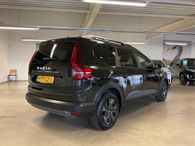 Dacia Jogger 1.6 Hybrid 140 Expression 7p. APPLE CARPLAY ANDROID AUTO / AIRCO / PARKEERSENSOREN+CAMERA / CRUISE CONTROLE.