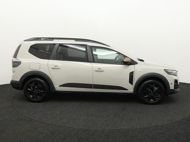 Dacia Jogger 1.8 hybrid 155 limited edition 7p. / STOEL- & STUURVERWARMING / BLINDSPOT WARNING / PARKEERSENSOREN + AROUND VIEW CAMERA / NAVIGATIE incl. APPLE & ANDROID CARPLAY /