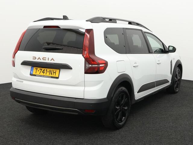 Dacia Jogger 1.0 TCe 100 ECO-G Extreme 7p. / 1E EIGENAAR / STOEL & STUURWIEL VERWARMING / NAVIGATIE /