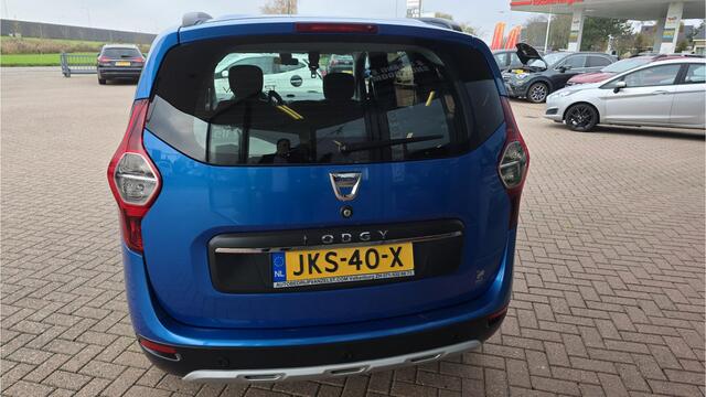 Dacia LODGY 1.2 TCe Stepway 7p. Airco, Voorstoelen verwarmd, Multimediasysteem, Navigatie, , Cruise control, Achteruitrijcamera, Parkeersensoren, Elektrische ramen en spiegels, Lichtmetalen velgen, BOVAG GARANTIE