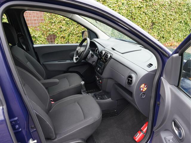 Dacia LODGY 1.6 SCe 5p. Lage km. 27.000km! | Airco | Parkeersensoren | CruiseControl