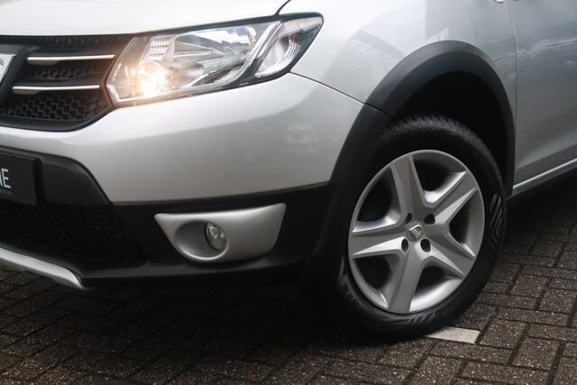 Dacia SANDERO 0.9 TCe Easy-R Stepway Lauréate (Hoge instap) Automaat | Navigatie | Parkeerhulp