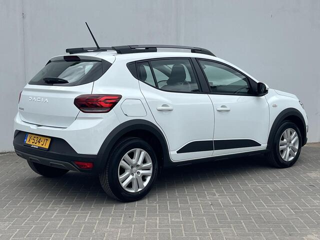 Dacia SANDERO Stepway 1.0 TCe 100 ECO-G Expression / 100% Dealeronderhouden / Achteruitrijcamera / Navigatie via Apple Carplay & Android Auto / Parkeersensoren voor en achter / Cruise- en Climate Control / Dodehoek detectie / Bluetooth / Radio
