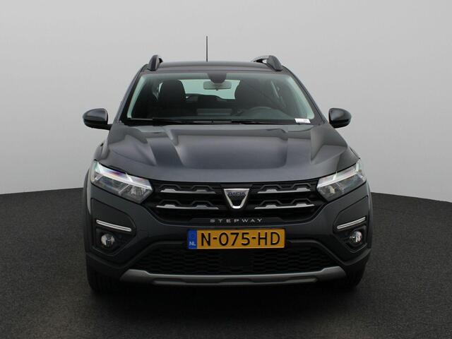 Dacia SANDERO Stepway 1.0 TCe 90Pk Comfort | Apple & Android Carplay | Navigatie | Climate Control | Parkeersensoren Voor & Achter | Achteruitrijcamera | Trekhaak | Keyless Entry |