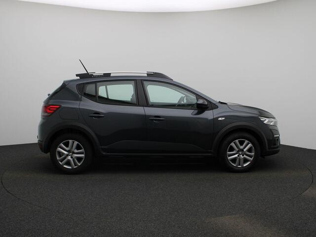 Dacia SANDERO Stepway 1.0 TCe 90Pk Comfort | Apple & Android Carplay | Navigatie | Climate Control | Parkeersensoren Voor & Achter | Achteruitrijcamera | Trekhaak | Keyless Entry |