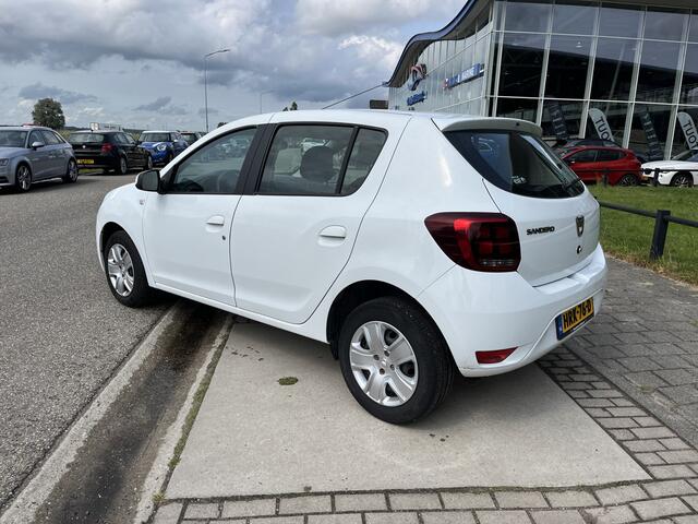 Dacia SANDERO 1.0 SCe Laureate / Dealer onderhouden / Apple Carplay - Android Auto / Airco / Navi / Elek Ramen V / 2e Pinksterdag Open 09.00 - 17.00 uur