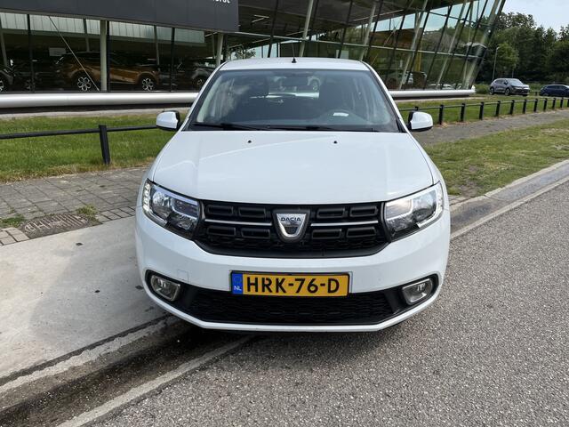 Dacia SANDERO 1.0 SCe Laureate / Dealer onderhouden / Apple Carplay - Android Auto / Airco / Navi / Elek Ramen V / 2e Pinksterdag Open 09.00 - 17.00 uur