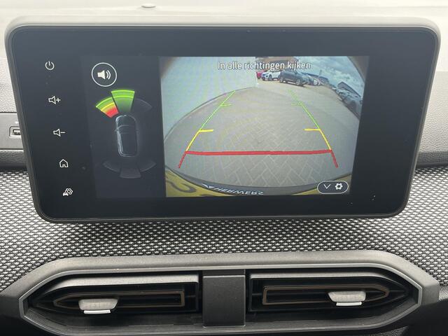 Dacia SANDERO Stepway 1.0 TCe 100 ECO-G Expression / 100% Dealeronderhouden / Achteruitrijcamera / Navigatie via Apple Carplay & Android Auto / Parkeersensoren voor en achter / Cruise- en Climate Control / Dodehoek detectie / Bluetooth / Radio