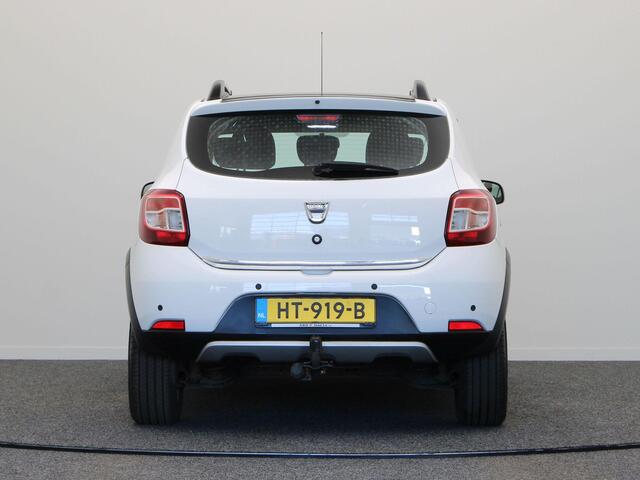 Dacia SANDERO 90pk TCe Stepway Lauréate | Trekhaak | Navigatie | Cruise control |