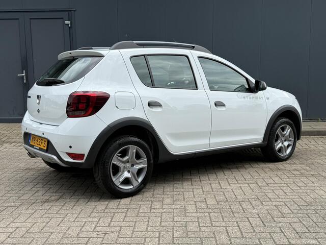 Dacia SANDERO 0.9 TCe SL Stepway Navigatie / Cruise Control / Leder / Airco / Bluetooth / NAP Logisch / Dakrails / DAB