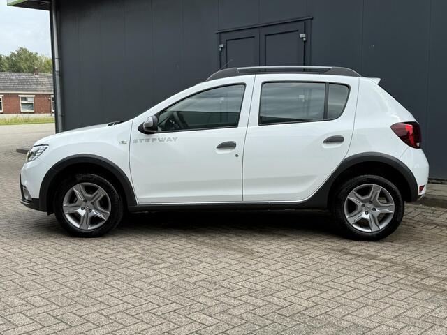 Dacia SANDERO 0.9 TCe SL Stepway Navigatie / Cruise Control / Leder / Airco / Bluetooth / NAP Logisch / Dakrails / DAB
