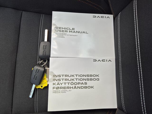 Dacia SANDERO Stepway 1.0 TCe 90 Expression Handgeschakeld / Pack Assist / Navigatie via Apple Carplay of Android Auto / Airco / Stoelverwarming / Cruise control / Achteruitrijcamera / Trekgewicht 1100 kg /
