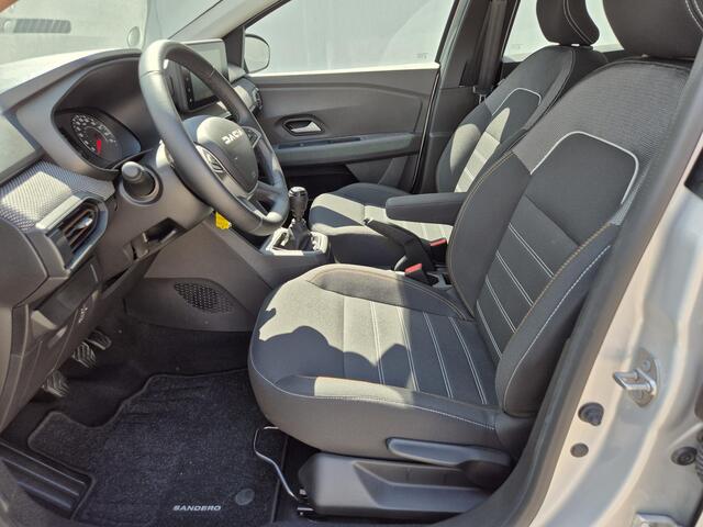Dacia SANDERO Stepway 1.0 TCe 90 Expression Handgeschakeld / Pack Assist / Navigatie via Apple Carplay of Android Auto / Airco / Stoelverwarming / Cruise control / Achteruitrijcamera / Trekgewicht 1100 kg /