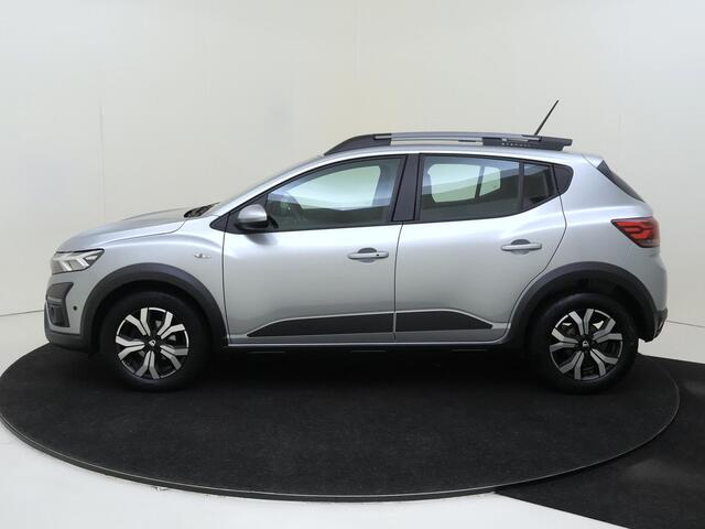 Dacia SANDERO Stepway 1.0 TCe 90 Comfort Automaat | Navigatie | Parkeersensoren & Camera | LM Velgen |