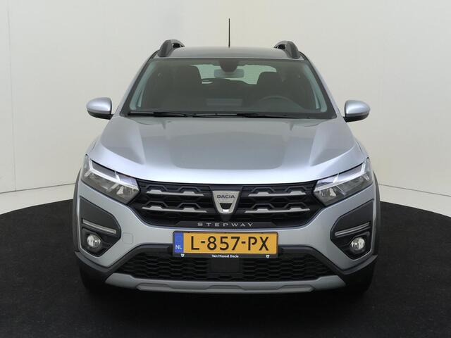 Dacia SANDERO Stepway 1.0 TCe 90 Comfort Automaat | Navigatie | Parkeersensoren & Camera | LM Velgen |