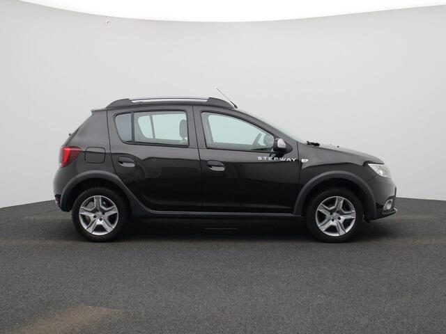 Dacia SANDERO 0.9 TCe Tech Road | Trekhaak | Camera | Full-Map Navigatie | Airconditioning | Cruise Control & Snelheidsbegrenzer | LED-Dagrijverlichting | Metaalkleur