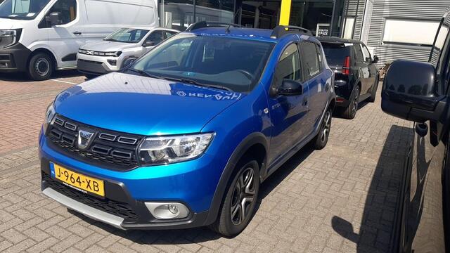 Dacia SANDERO 1.0 TCe Bi-Fuel Stepway Serie Limitee 15th Anniv. NAVIGATIE / CLIMATE CONTROLE / CRUISE CONTROLE / PARKEERSENSOREN+CAMERA.