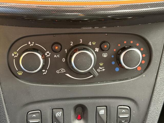 Dacia SANDERO 0.9 TCe SL Stepway / Automaat / Navigatie / Camera / Airco / All-Season banden / Cruise Control / NAP / DAB / Weinig Kilometers!