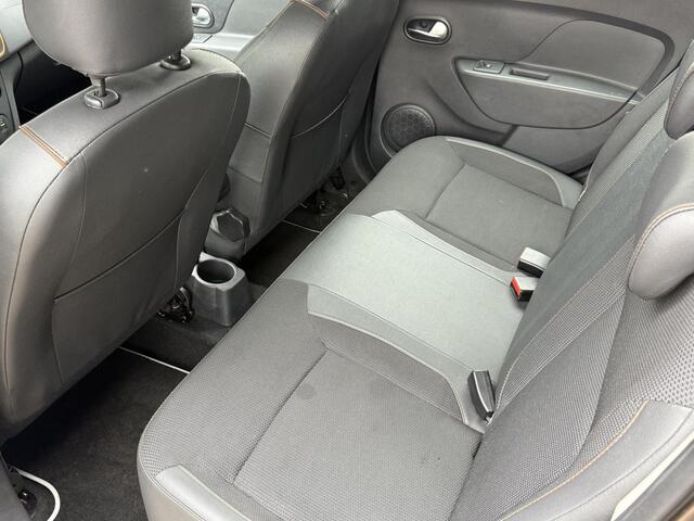 Dacia SANDERO 0.9 TCe SL Stepway / Automaat / Navigatie / Camera / Airco / All-Season banden / Cruise Control / NAP / DAB / Weinig Kilometers!