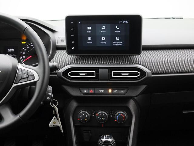 Dacia SANDERO 1.0 TCe 90 Expression | PDC Achter | Licht- en Regensensor | Cruise Control & Snelheidsbegrenzer | LED-Verlichting | Airconditioning | DAB-Radio | Apple Carplay & Android Auto