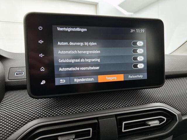 Dacia SANDERO 1.0 TCe 90 Expression | PDC Achter | Licht- en Regensensor | Cruise Control & Snelheidsbegrenzer | LED-Verlichting | Airconditioning | DAB-Radio | Apple Carplay & Android Auto