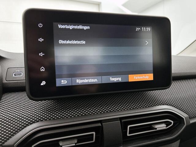 Dacia SANDERO 1.0 TCe 90 Expression | PDC Achter | Licht- en Regensensor | Cruise Control & Snelheidsbegrenzer | LED-Verlichting | Airconditioning | DAB-Radio | Apple Carplay & Android Auto